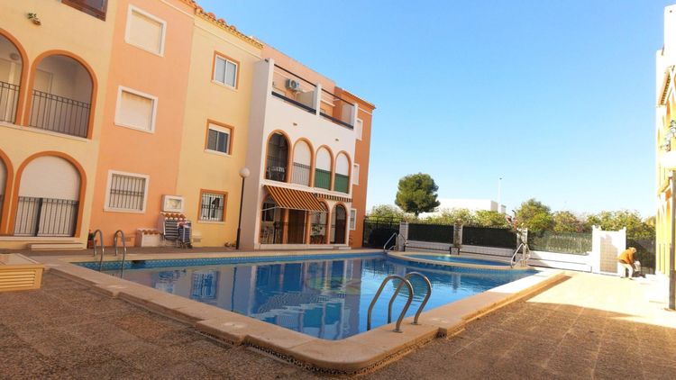 Moderní apartmán s bazénem v Torrevieja (La veleta)