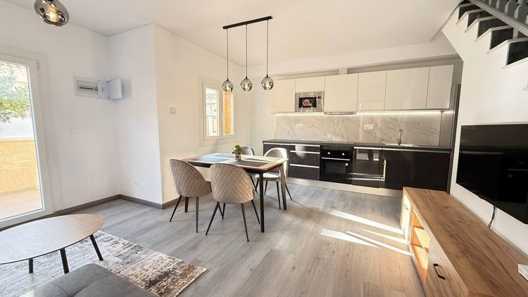 Moderně zreformovaný řadový dům v Orihuela Costa (Playa Flamenca)