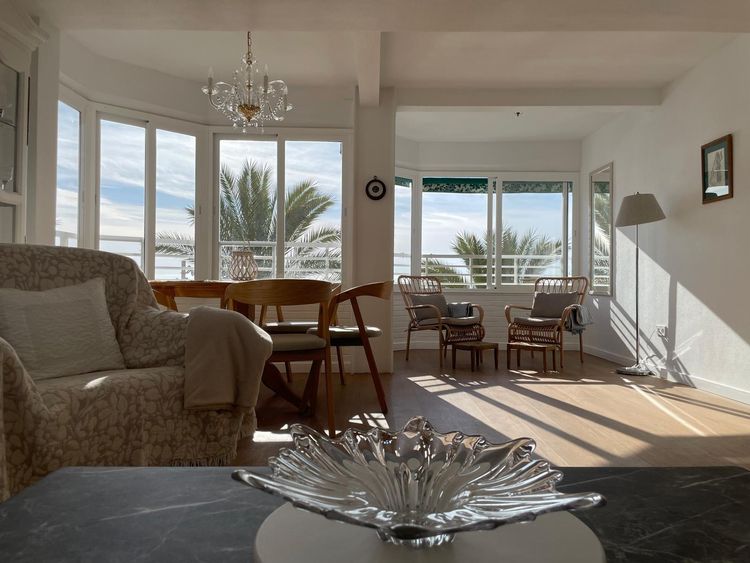 Apartmán v první línii s výhledy na moře v Torrevieja (Las piscinas naturales)